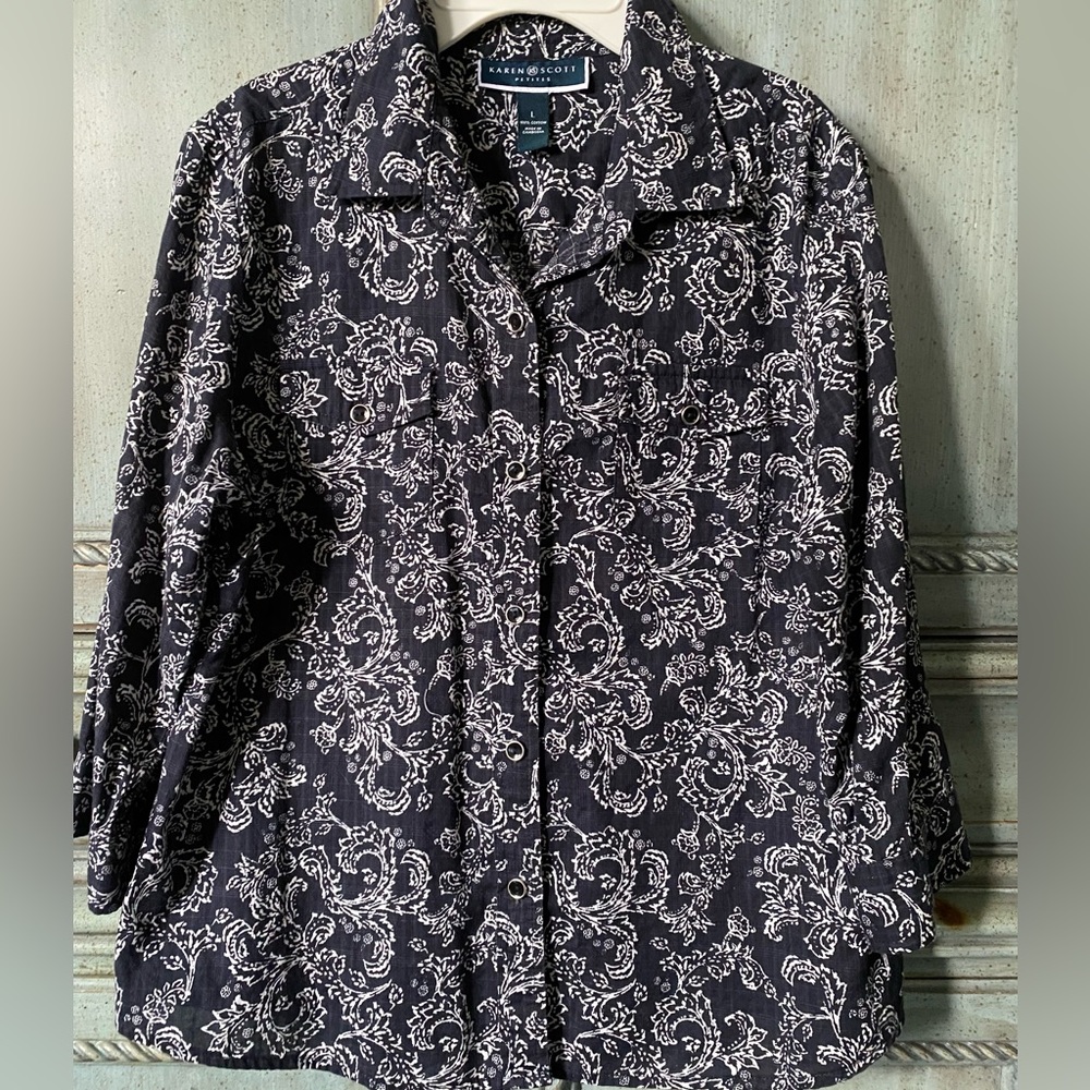 Dark blue cotton blouse with white pattern and 3/4 sleeves